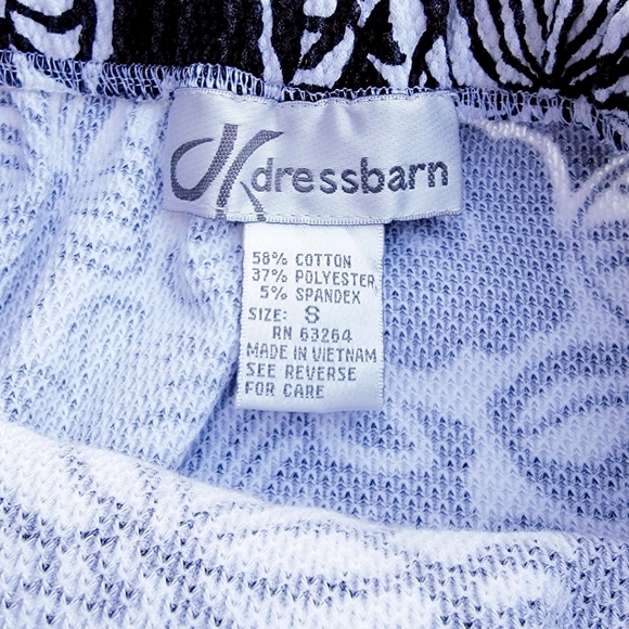 DRESSBARN ♡ NWT Gorgeous Black 'n White Floral Comfy 'n Stretchy Mini Skort S - Picture 8 of 14